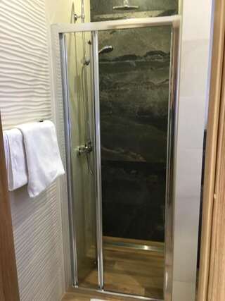 Мотели A&P Motel Миколув Двухместный номер с 1 кроватью и собственной ванной комнатой-10